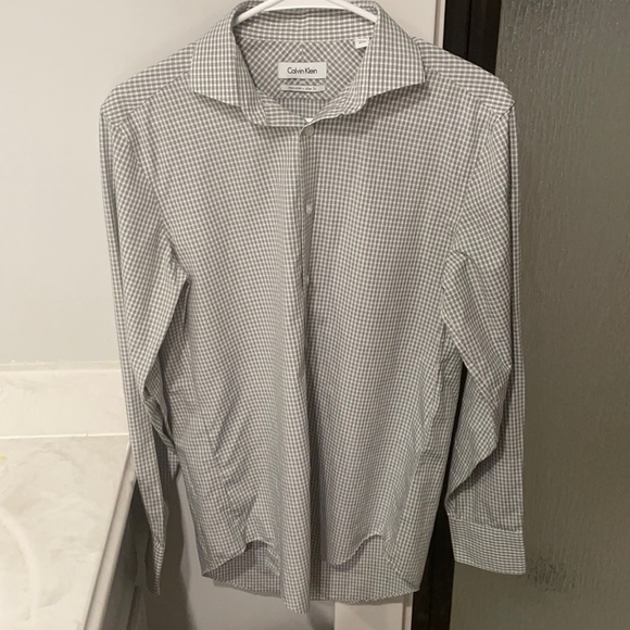 Calvin Klein Slim Fit Button Up Patterned Dress Shirt Plaid - Picture 2 of 7